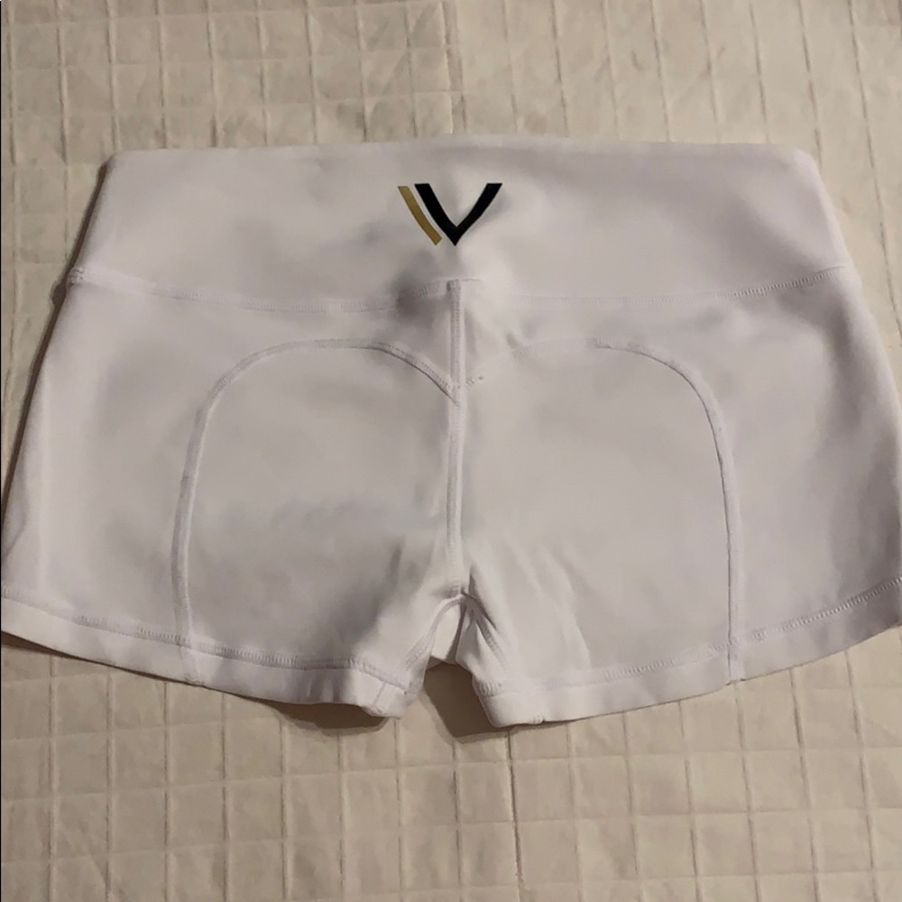 Vull Champion Short